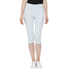 Chevrons Bleu Clair/blanc Inside Out Lightweight Velour Capri Leggings 