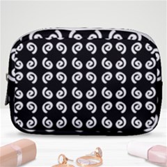 Abstrait Spirale Blanc/noir Make Up Pouch (small) by kcreatif