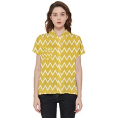 Chevroncolorsblancjaune76 Short Sleeve Pocket Shirt