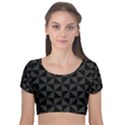 Abstraittrianglesnoir Velvet Short Sleeve Crop Top  View1