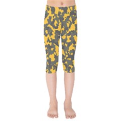 Camouflage Jaune/vert  Kids  Capri Leggings  by kcreatif