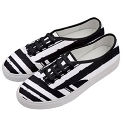 Bandes Abstrait Blanc/noir Women s Classic Low Top Sneakers by kcreatif