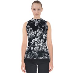 Fleurs De Cerisier Noir & Blanc Mock Neck Shell Top by kcreatif