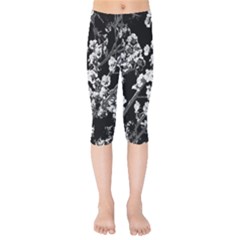 Fleurs De Cerisier Noir & Blanc Kids  Capri Leggings  by kcreatif