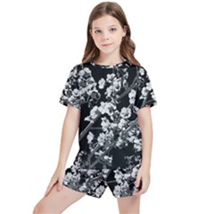 Fleurs De Cerisier Noir & Blanc Kids  Tee And Sports Shorts Set by kcreatif