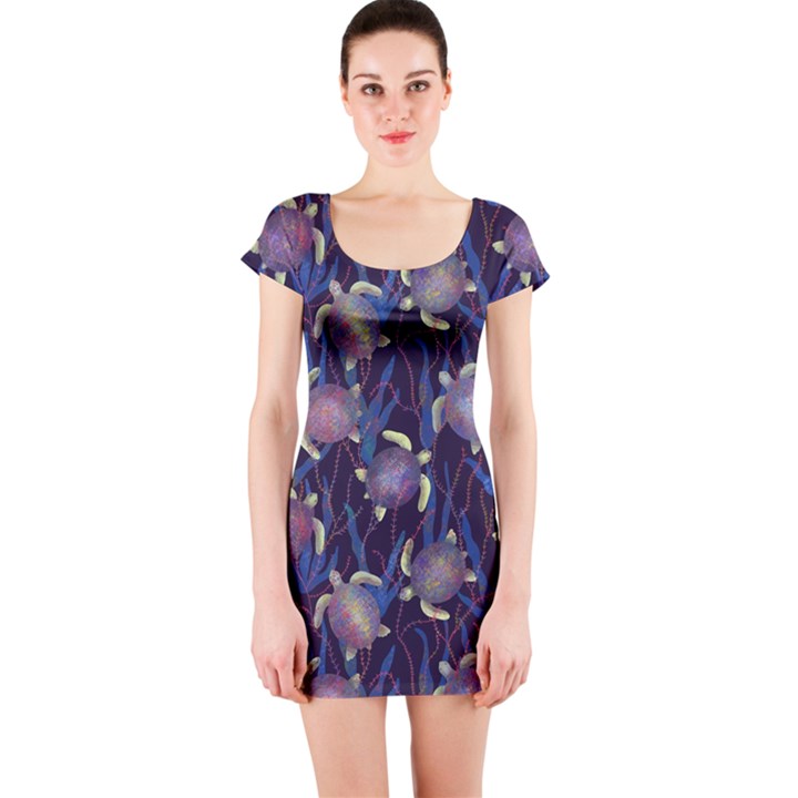 Turtles Swim In The Water Among The Plants Short Sleeve Bodycon Dress