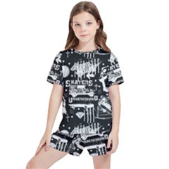 Skater-underground2 Kids  Tee And Sports Shorts Set by PollyParadise