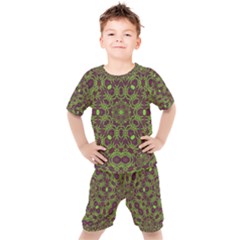 Woodsy Spring Kids  Tee And Shorts Set by LW323