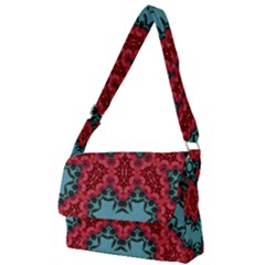 Holly Full Print Messenger Bag (l)