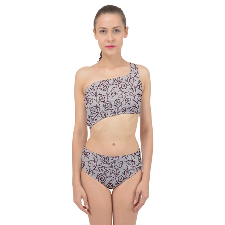 Curly Lines Spliced Up Two Piece Swimsuit