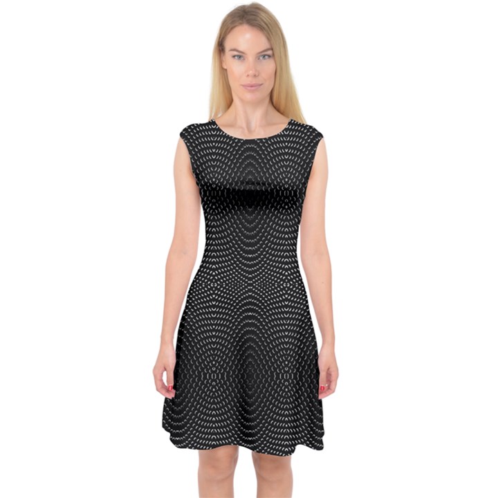 Black And White Kinetic Design Pattern Capsleeve Midi Dress