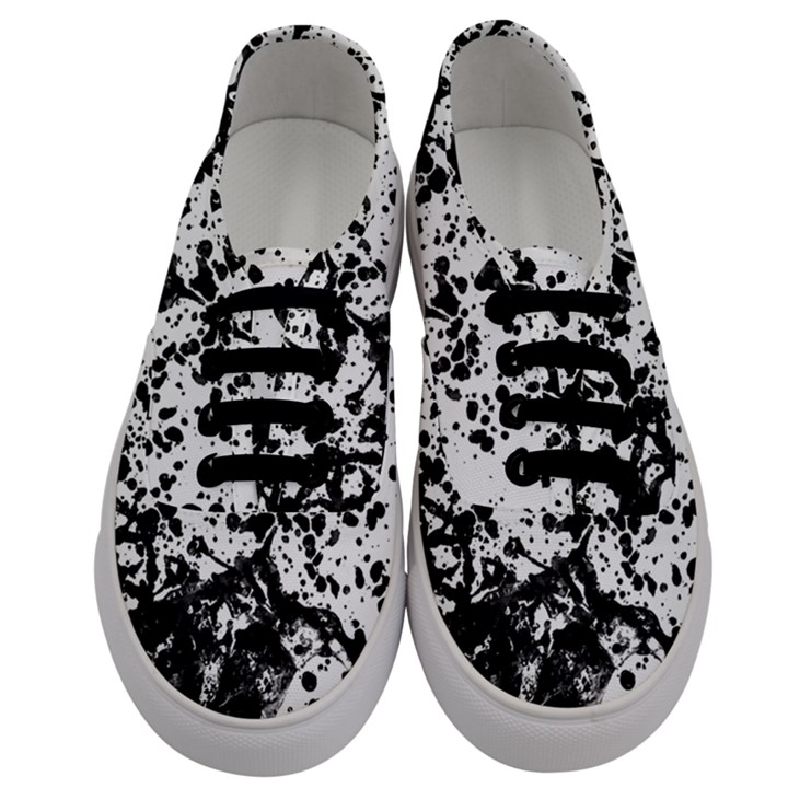 Black And White Abstract Liquid Design Men s Classic Low Top Sneakers