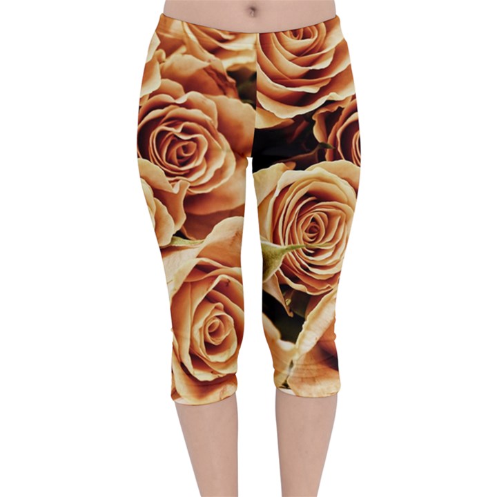 Roses-flowers-bouquet-rose-bloom Velvet Capri Leggings 