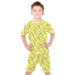 Retro Fun 821c Kids  Tee And Shorts Set by PatternFactory