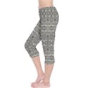 Abstract Silver Ornate Decorative Pattern Capri Leggings  View3