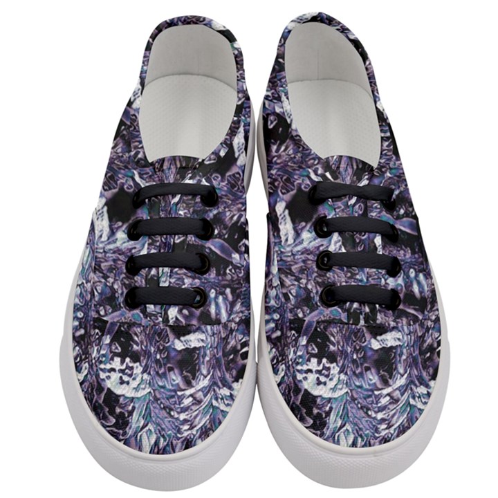 Unraveled Women s Classic Low Top Sneakers