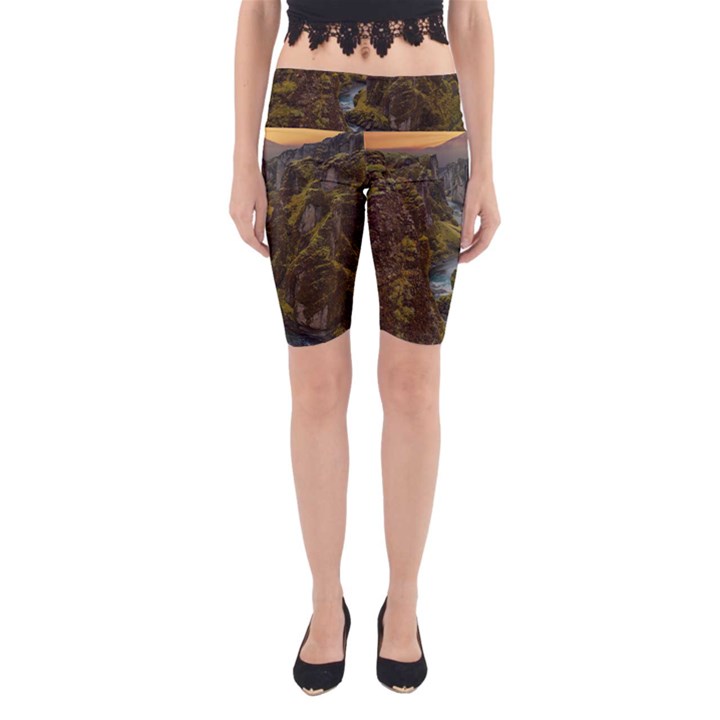 Landscape-cannon-river-mountain Yoga Cropped Leggings