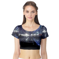 Cityscape-light-zoom-city-urban Short Sleeve Crop Top by Sudhe