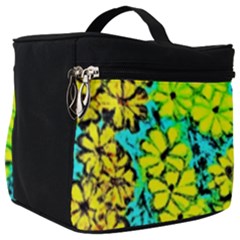 Chrysanthemums Make Up Travel Bag (big) by Hostory