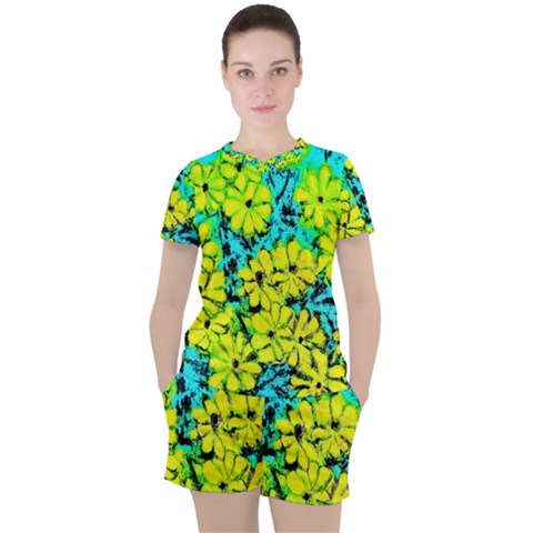 Chrysanthemums Women s Tee And Shorts Set by Hostory