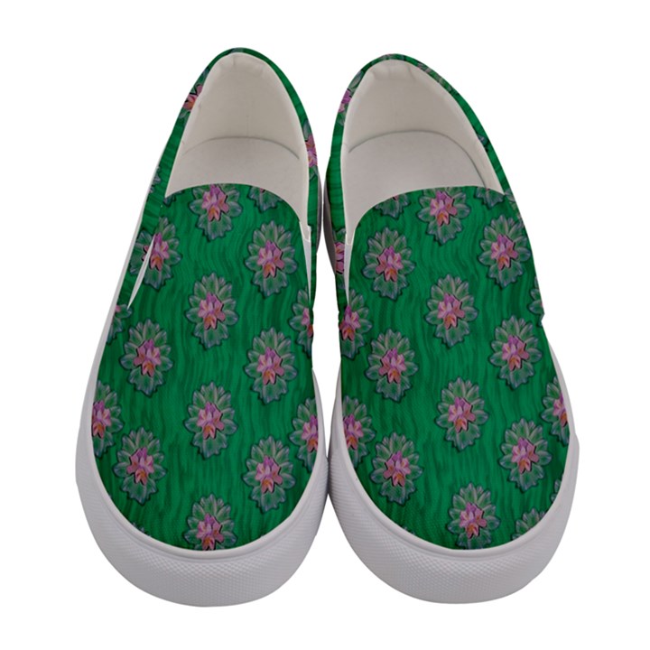 Lotus Bloom In The Blue Sea Of Peacefulness Women s Canvas Slip Ons