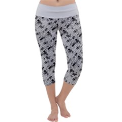 8 bit newspaper pattern, gazette collage black and white Capri Yoga Leggings