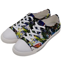 Snow In A City-1-1 Men s Low Top Canvas Sneakers