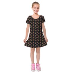 Cute Deer Pattern Black Kids  Short Sleeve Velvet Dress by snowwhitegirl