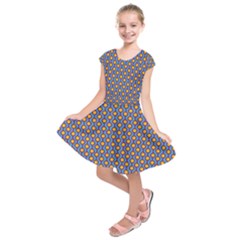 Yellow Circles On A Purple Background Kids  Short Sleeve Dress by SychEva