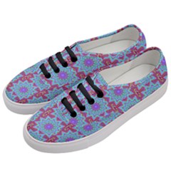 Shocking Blue Women s Classic Low Top Sneakers