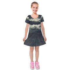 Dark Night Landscape Scene Kids  Short Sleeve Velvet Dress by dflcprintsclothing