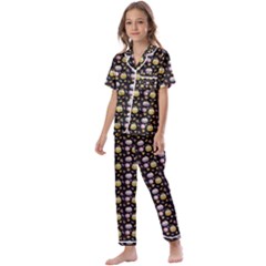 Shiny Pumpkins On Black Background Kids  Satin Short Sleeve Pajamas Set by SychEva