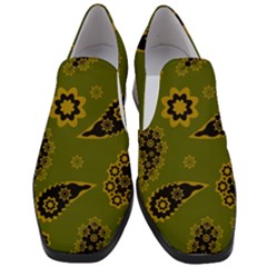 Floral Pattern Paisley Style Paisley Print  Doodle Background Women Slip On Heel Loafers by Eskimos