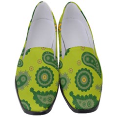 Floral Pattern Paisley Style Paisley Print  Doodle Background Women s Classic Loafer Heels by Eskimos