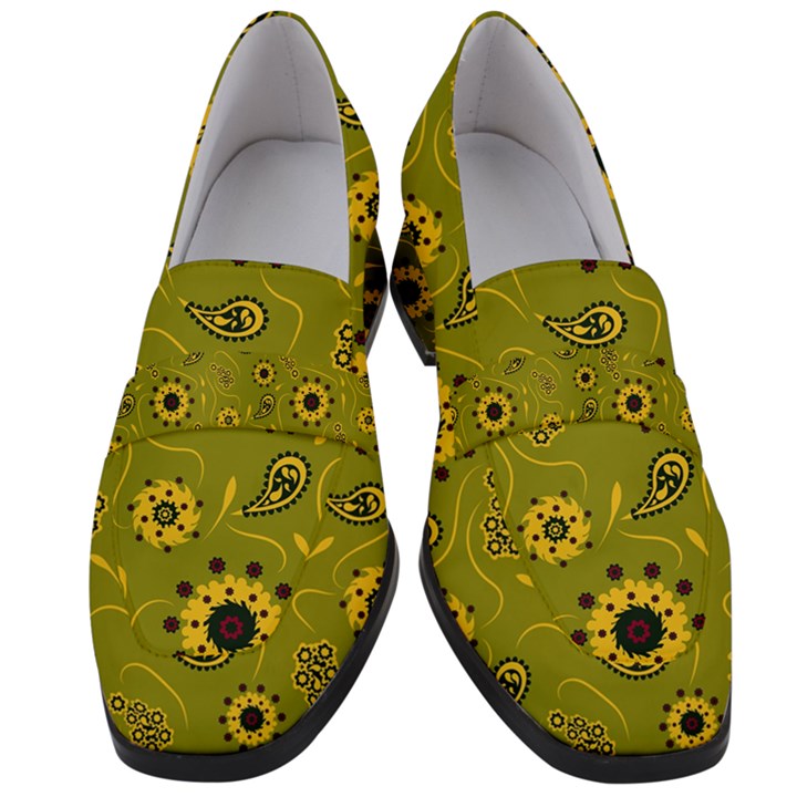 Floral pattern paisley style  Women s Chunky Heel Loafers