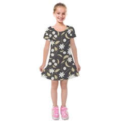 Folk Flowers Print Floral Pattern Ethnic Art Kids  Short Sleeve Velvet Dress by Eskimos