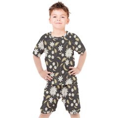 Folk Flowers Print Floral Pattern Ethnic Art Kids  Tee And Shorts Set by Eskimos