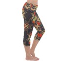 Abstract geometric design    Capri Yoga Leggings View3