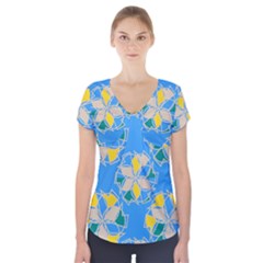 Abstract Pattern Geometric Backgrounds   Short Sleeve Front Detail Top by Eskimos