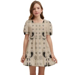 Floral Pattern Paisley Style Paisley Print   Kids  Short Sleeve Dolly Dress