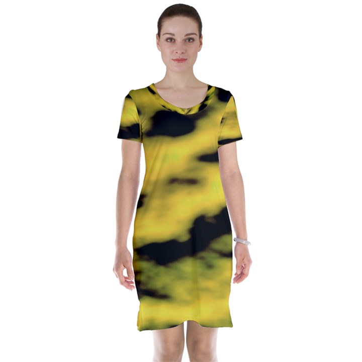 Yellow Waves Flow Series 1 Short Sleeve Nightdress