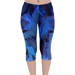 Peony In Blue Velvet Capri Leggings 