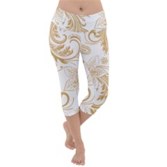 Flowers Shading Pattern Lightweight Velour Capri Yoga Leggings by fashionpod