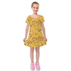 Abstract Pattern Geometric Backgrounds   Kids  Short Sleeve Velvet Dress