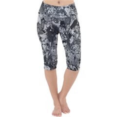 Black And White Debris Texture Print Lightweight Velour Cropped Yoga Leggings