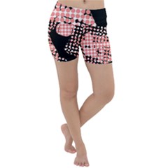 Abstrait Effet Formes Noir/rose Lightweight Velour Yoga Shorts by kcreatif