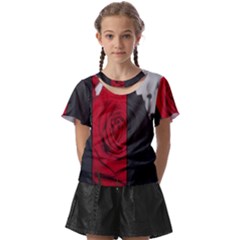 Roses Rouge Fleurs Kids  Front Cut Tee by kcreatif