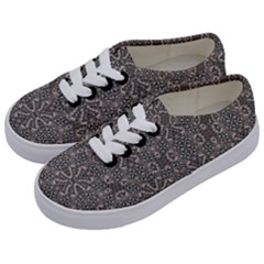 Old Style Decorative Seamless Pattern Kids  Classic Low Top Sneakers