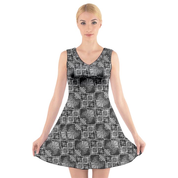 Black And Grey Rocky Geometric Pattern Design V-Neck Sleeveless Dress