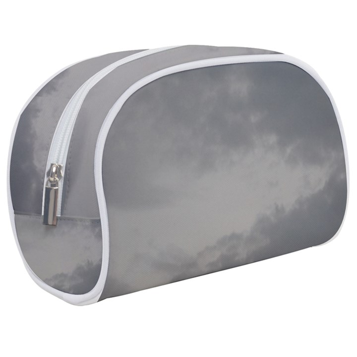 Storm Clouds 6000 Make Up Case (Medium)